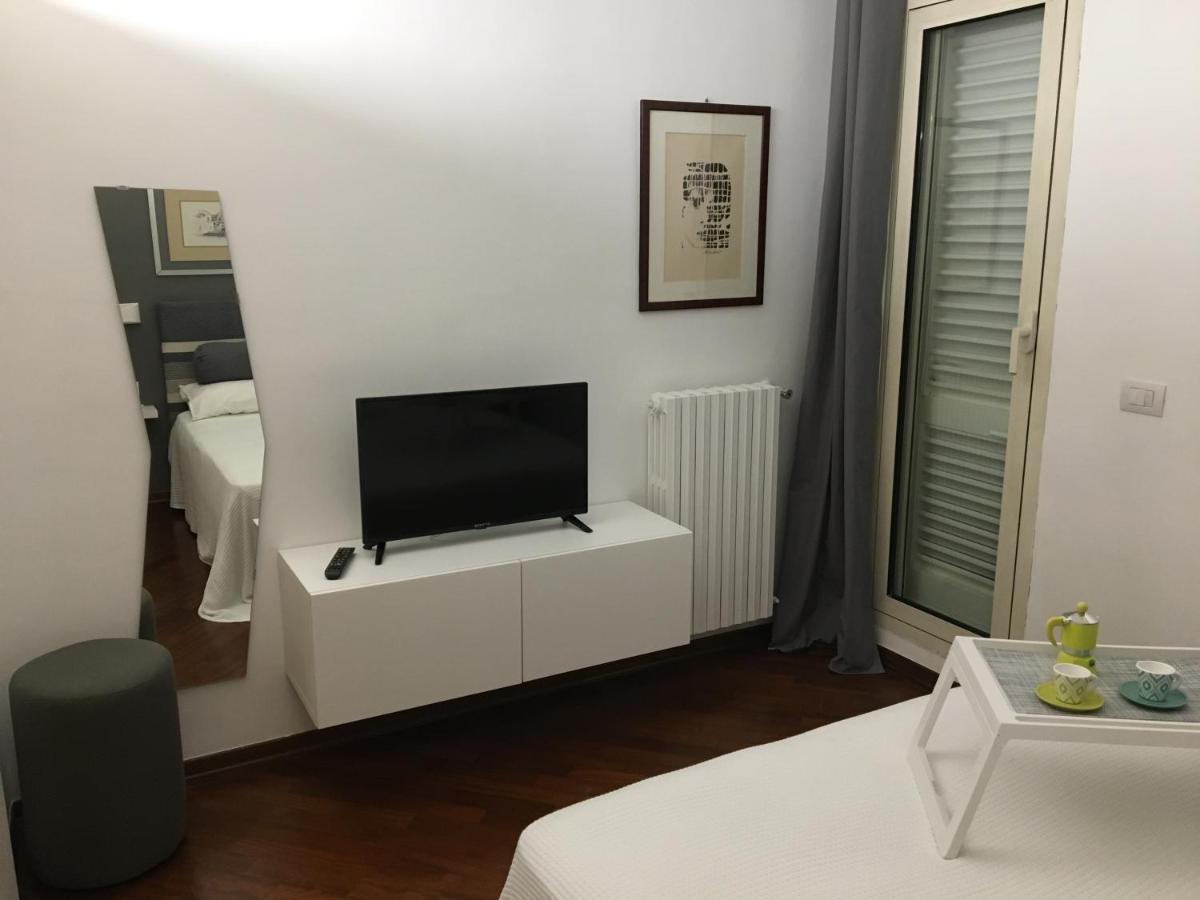 Michi'S Home - Attico In Centro Бари Экстерьер фото